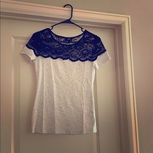 Small fitted short sleeve shirt with lace neck